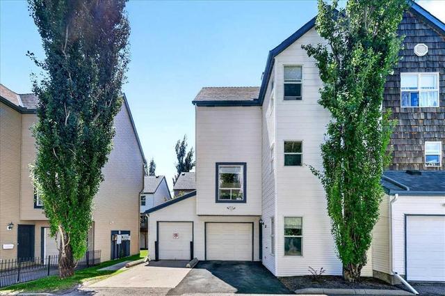 137 Bridlewood Lane SW Calgary, AB T2Y 3X8