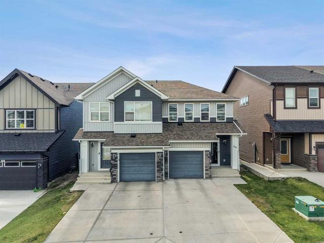 69 Carringvue Park NW Calgary, AB T3P 1L1