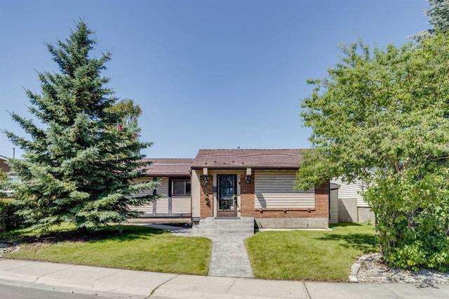 4819 Rundlewood Drive NE Calgary, AB T1Y 1B2