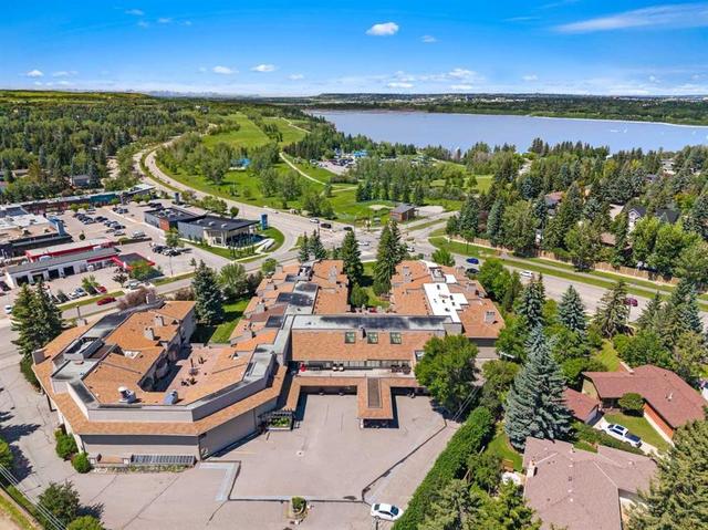 207-2425 90 Avenue SW Calgary, AB T2V 4X8