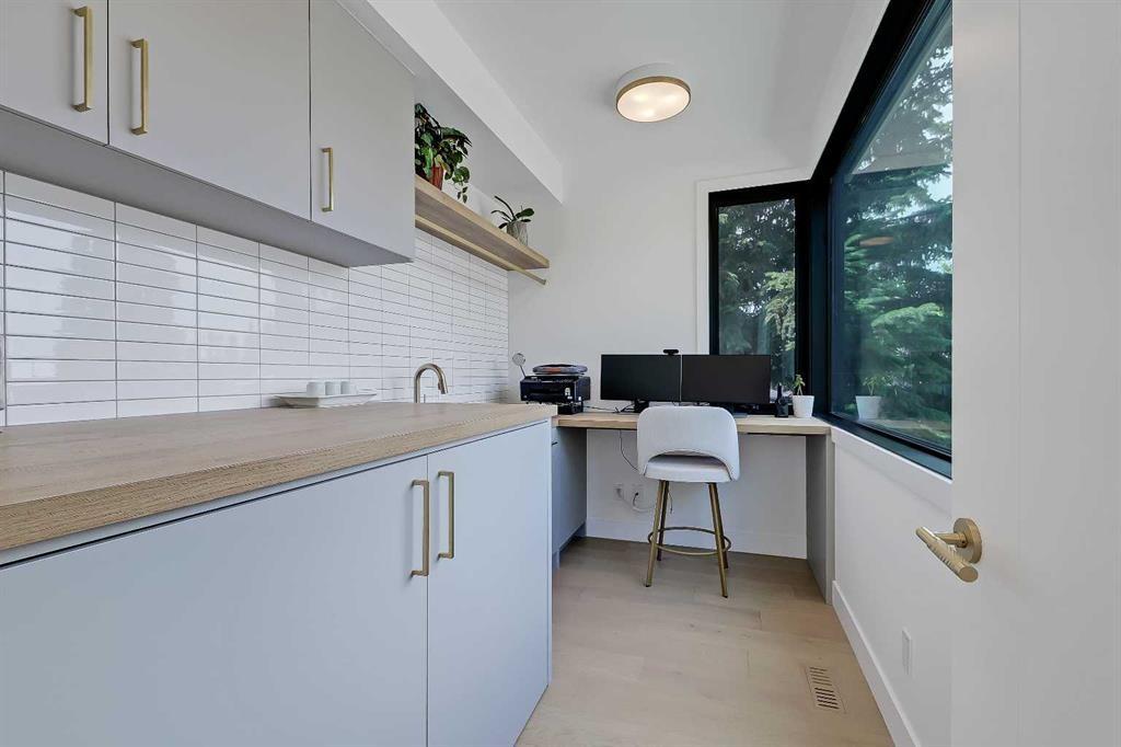 159 Rosery Drive Nw, Calgary, AB - Indoor