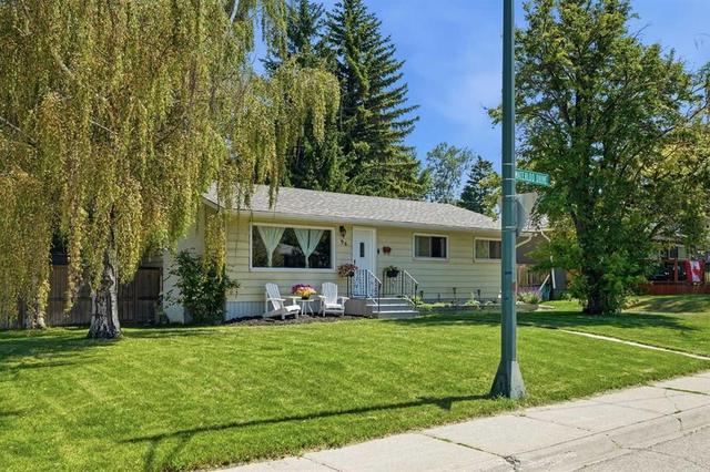 96 Waterloo Drive SW Calgary, AB T3C 3G3