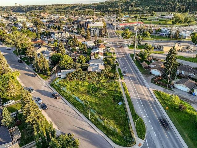 1916 & 1928 Home Road  Calgary, AB T1X 0Y4