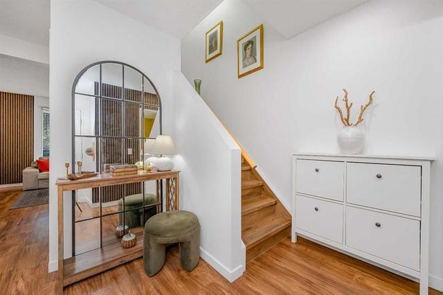 503 Signal Hill Green SW Calgary, AB T3H 2Y4