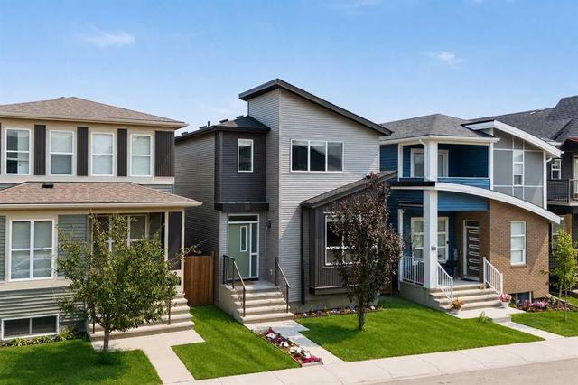 38 Howse Row NORTH Calgary, AB T3P 1A9