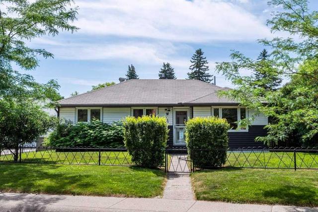 2056 Cottonwood Crescent SE Calgary, AB T2B 1R3