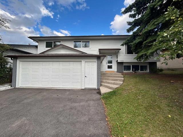 7032 78 Street NW Calgary, AB T3B 4H9