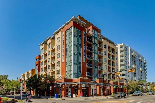 207-1110 3 Avenue NW Calgary, AB T2N 1W1