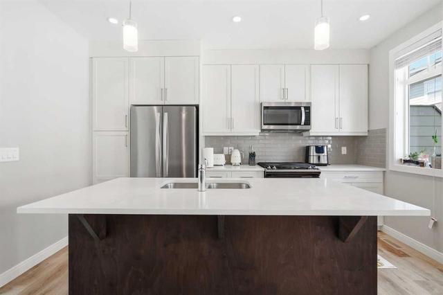 312 Wentworth Row SW Calgary, AB T3H 1W7