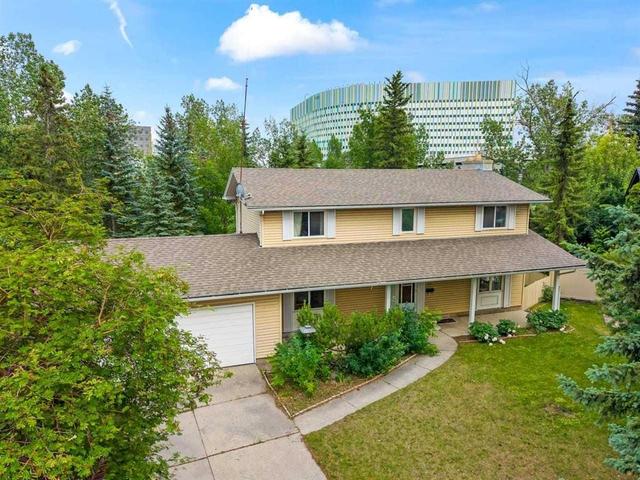 3207 Utah Place NW Calgary, AB T2N 4A8