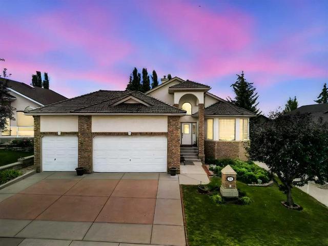 16 Arbour Estates View NW Calgary, AB T3G 4E2