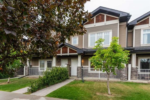 127 Prestwick Villas SE Calgary, AB T2Z 3S4