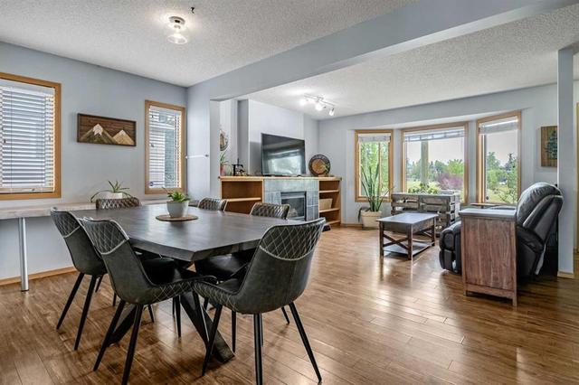 511 Killarney Glen Court SW Calgary, AB T3E 7H4