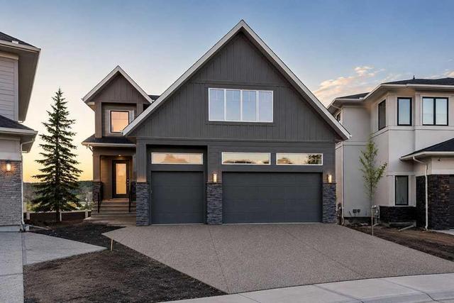 460 Discovery Place SW Calgary, AB T3H 6A2