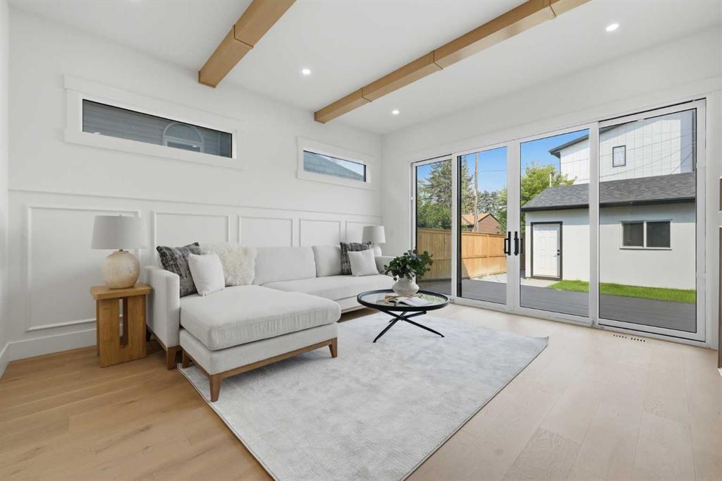 2004 51 Avenue Sw, Calgary, AB - Indoor