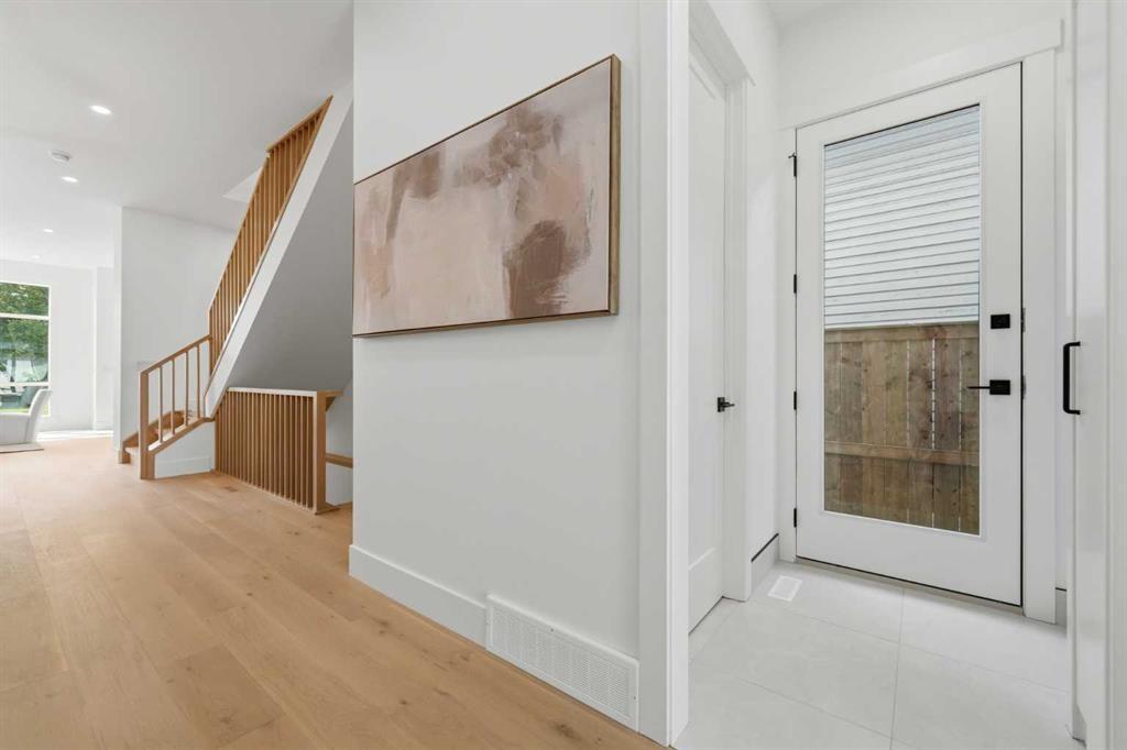 2004 51 Avenue Sw, Calgary, AB - Indoor Photo Showing Other Room