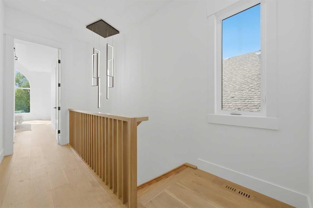 2004 51 Avenue Sw, Calgary, AB - Indoor Photo Showing Other Room