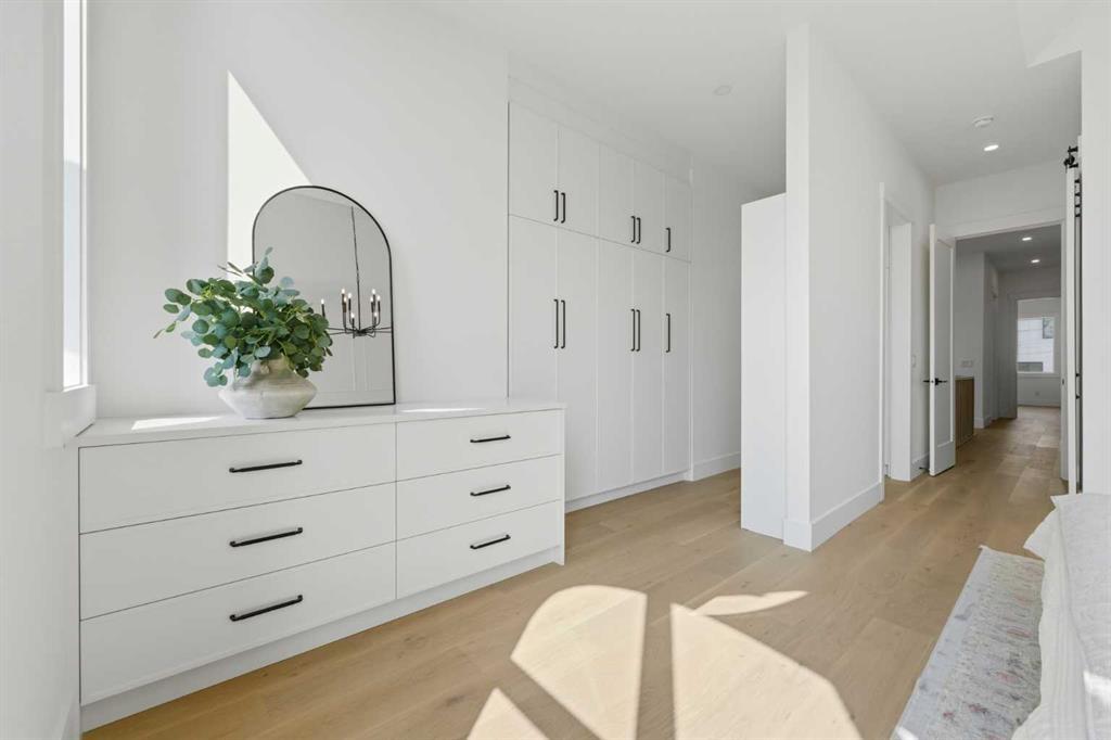 2004 51 Avenue Sw, Calgary, AB - Indoor Photo Showing Other Room