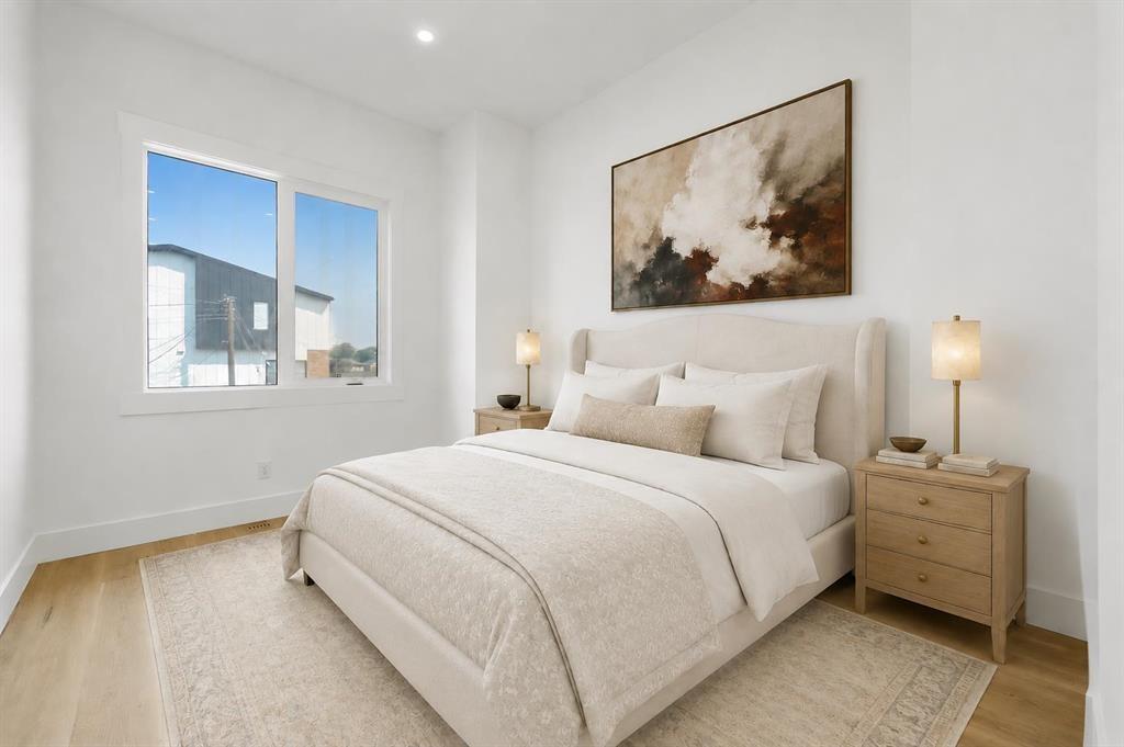2004 51 Avenue Sw, Calgary, AB - Indoor Photo Showing Bedroom