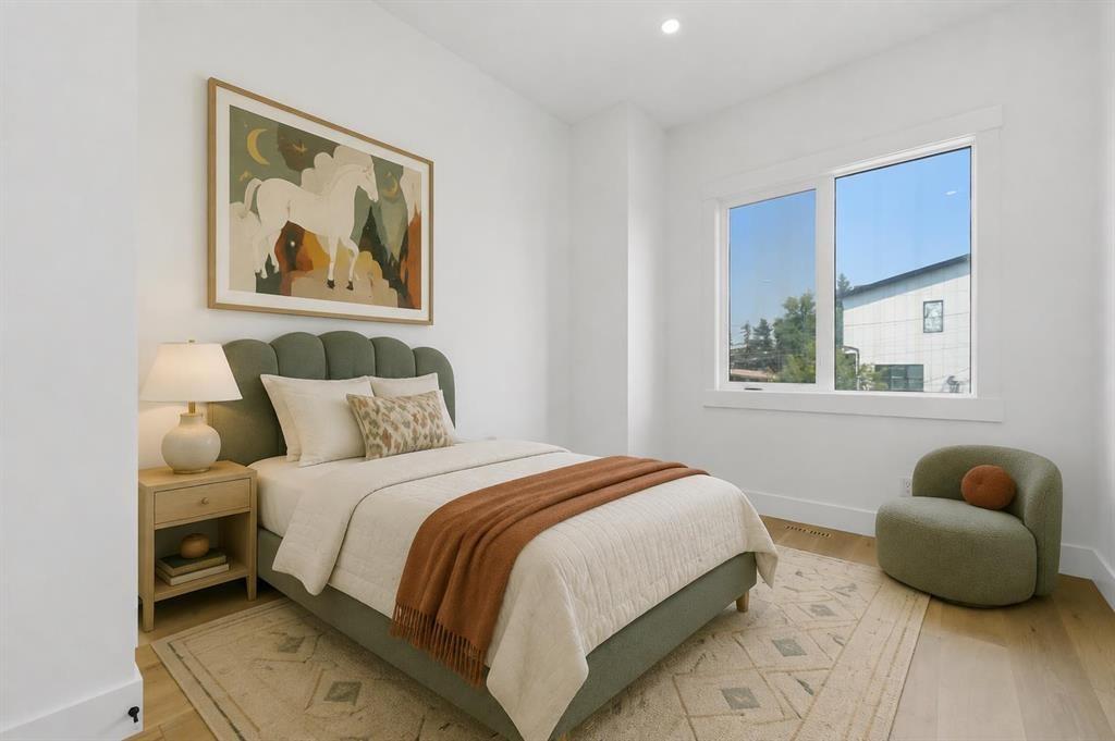 2004 51 Avenue Sw, Calgary, AB - Indoor Photo Showing Bedroom