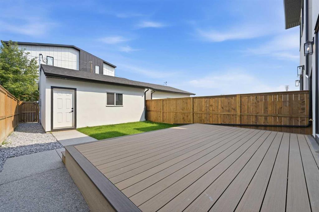 2004 51 Avenue Sw, Calgary, AB - Outdoor With Exterior