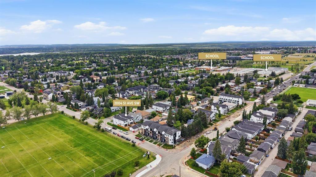 2004 51 Avenue Sw, Calgary, AB - Outdoor With View
