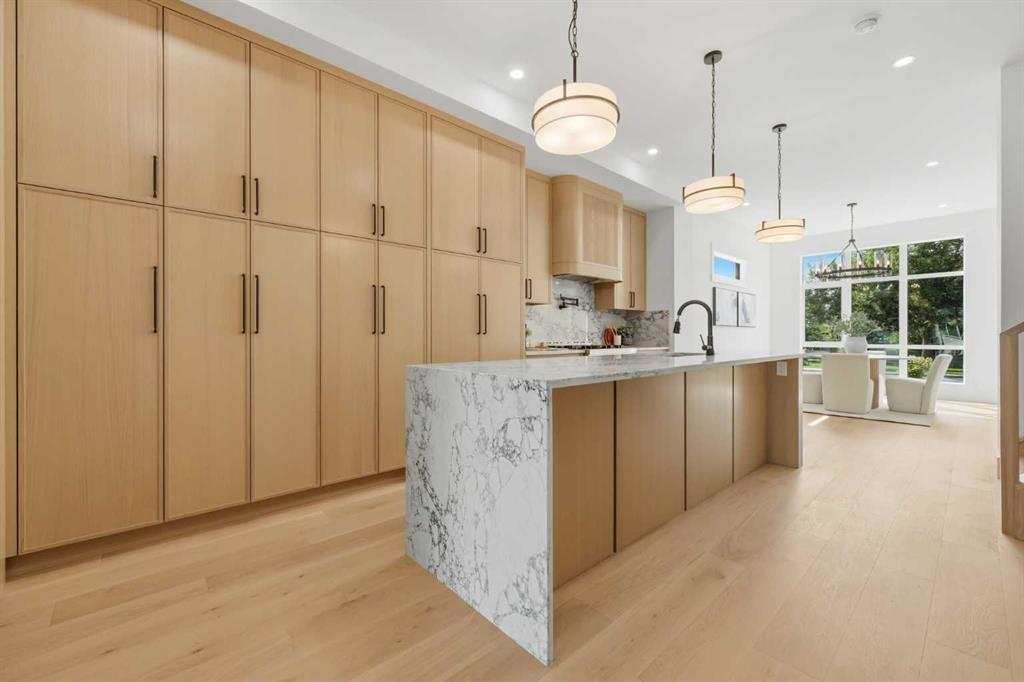 2004 51 Avenue Sw, Calgary, AB - Indoor Photo Showing Kitchen