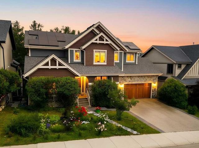 9318 14 Avenue SW Calgary, AB T3H 0M1