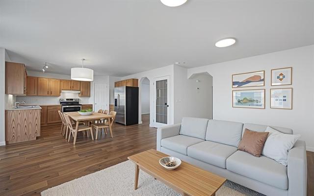 182 Coventry Close NE Calgary, AB T3K 4A6