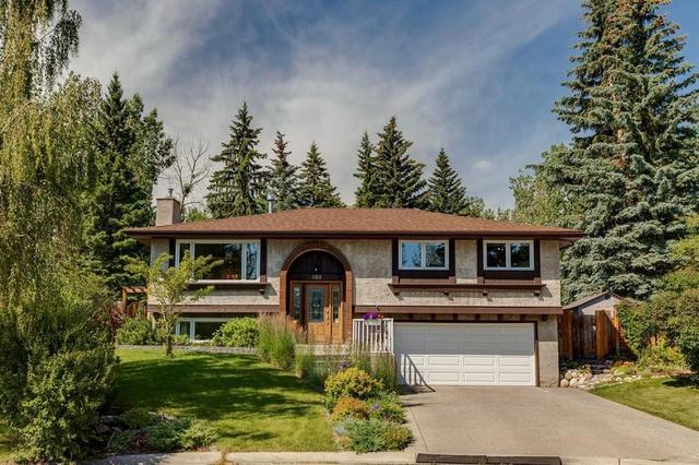 423 Canterbury Place SW Calgary, AB T2W 2B6
