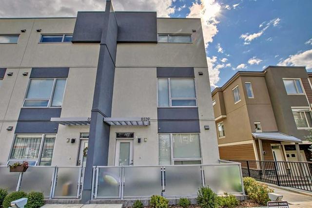 8539 8A Avenue SW Calgary, AB T3H 4C7