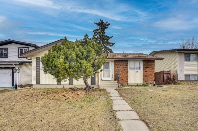 528 Whiteridge Way NE Calgary, AB T1Y 2Y4