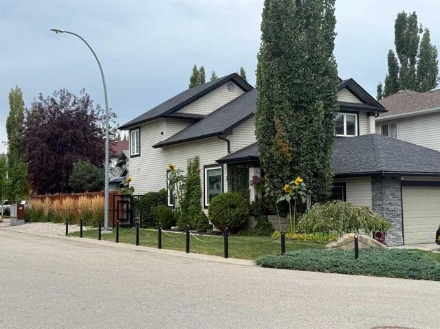 23 Cranfield Crescent SE Calgary, AB T3M 1A6