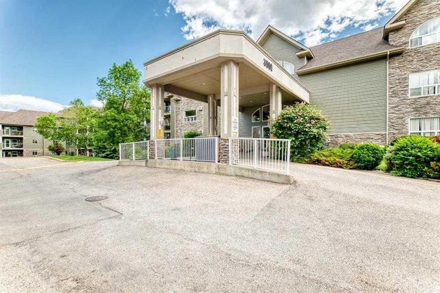 3120-3000 Millrise Point SW Calgary, AB T2W 3W4
