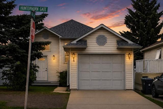 4 Hunterhorn Gate NE Calgary, AB T2K 6H3