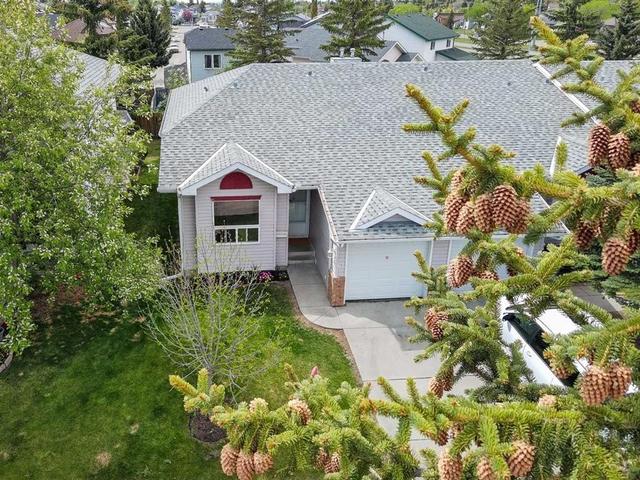 68 Catalina Circle NE Calgary, AB T1Y 7B7