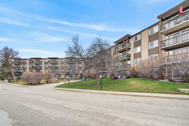 602-8948 Elbow Drive SW Calgary, AB T2H 0V9