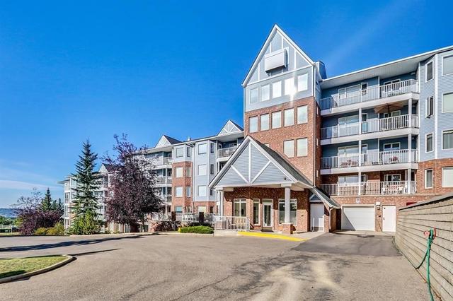 3109-3109 Hawksbrow Point NW Calgary, AB T3G 4C9
