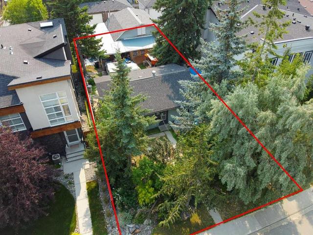 4919 21 Avenue NW Calgary, AB T3B 0X1