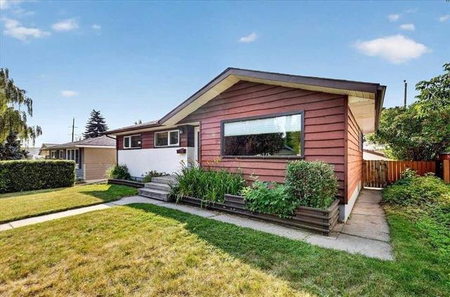 7536 Fleetwood Drive SE Calgary, AB T2H 0X1