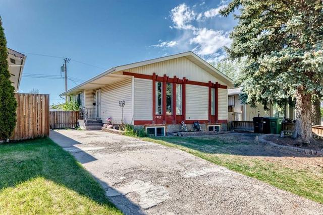 7807 20A Street SE Calgary, AB T2C 1M7