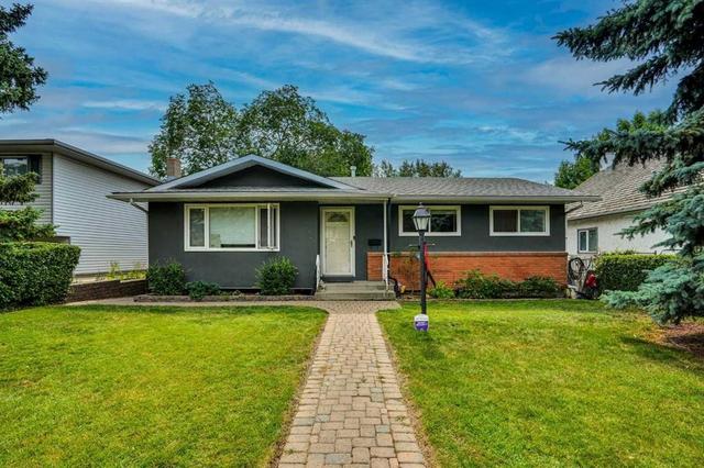 5748 Dalmead Crescent NW Calgary, AB T2A 1E6