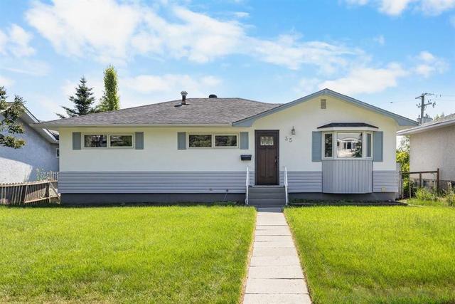 35 Collingwood Place NW Calgary, AB T2L 0R1