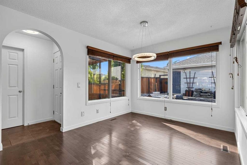 813 Prestwick Circle Se, Calgary, AB - Indoor Photo Showing Other Room