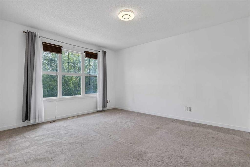 813 Prestwick Circle Se, Calgary, AB - Indoor Photo Showing Other Room
