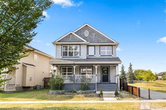 813 Prestwick Circle SE Calgary, AB T2Z 4Y8