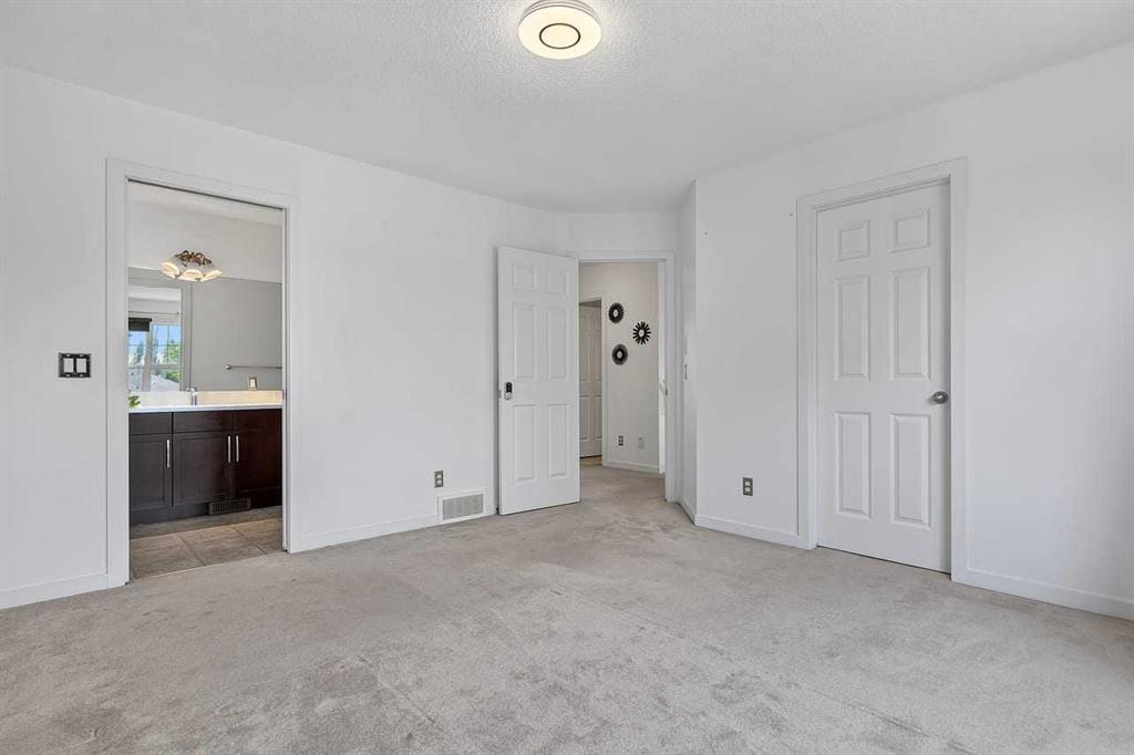 813 Prestwick Circle Se, Calgary, AB - Indoor