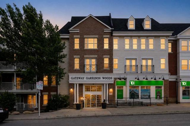 321-2233 34 Avenue SW Calgary, AB T2T 6N2