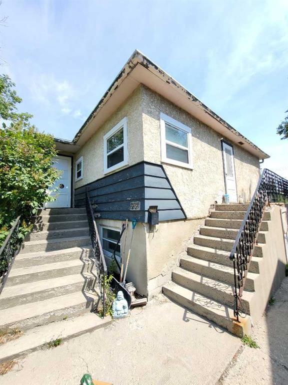 2522 17 Street SE Calgary, AB T2G 3V9
