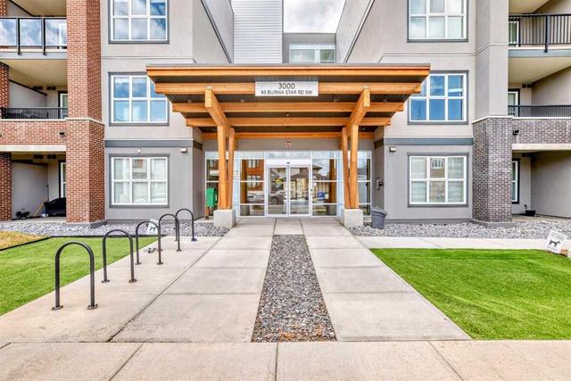 3210-95 Burma Star Road SW Calgary, AB T3E 8A9